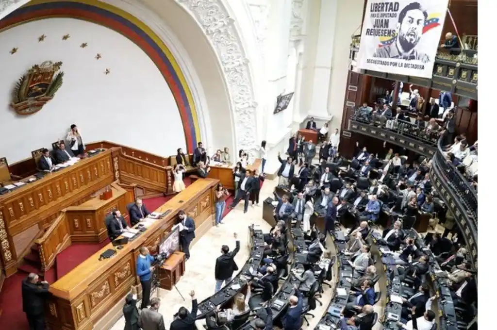 Venezuela: la Asamblea Nacional con mayoría chavista, lista para asumir