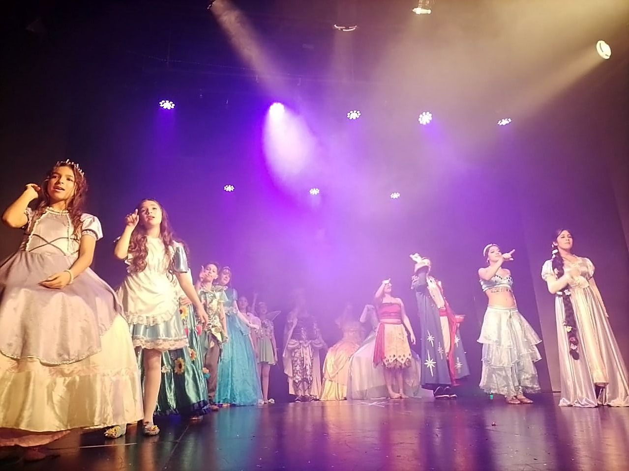 La obra ofreció un espectáculo brillante para toda la familia.