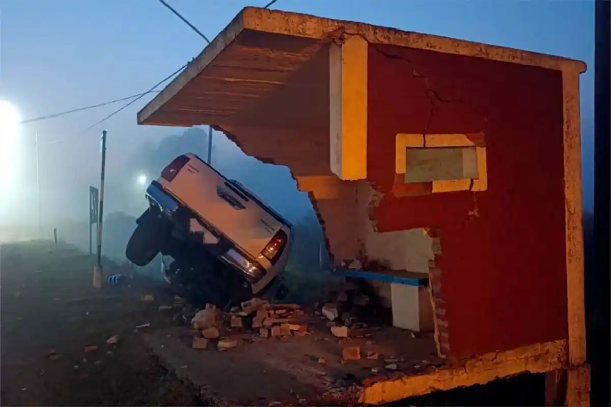 El hecho inmediaciones del acceso a la localidad de Los Charrúas.