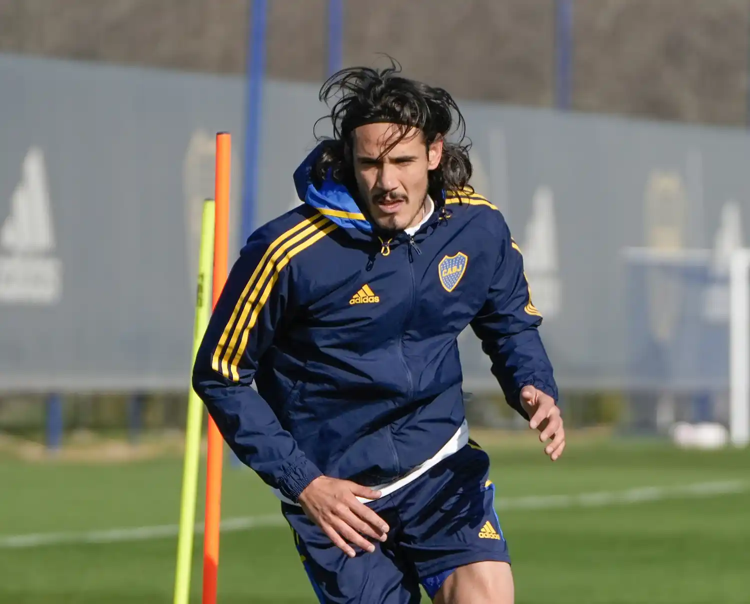 Cavani se presenta en la Bombonera.