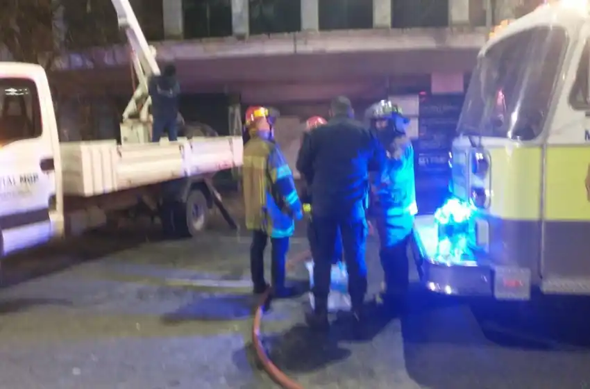 Montenegro felicitó el accionar de bomberos y Defensa Civil en el incendio de esta madrugada