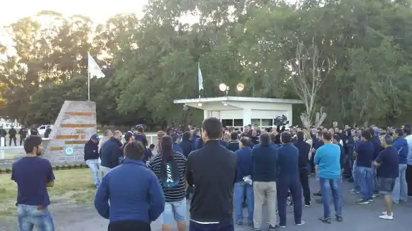 Los trabajadores de Fanazul preparan una masiva movilización ante el posible cierre de la fábrica