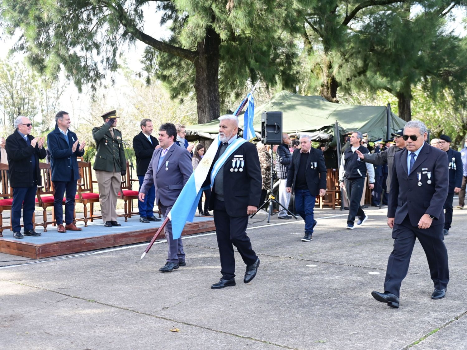 Con la participación de Davico, realizaron el acto en homenaje al Ejército Argentino