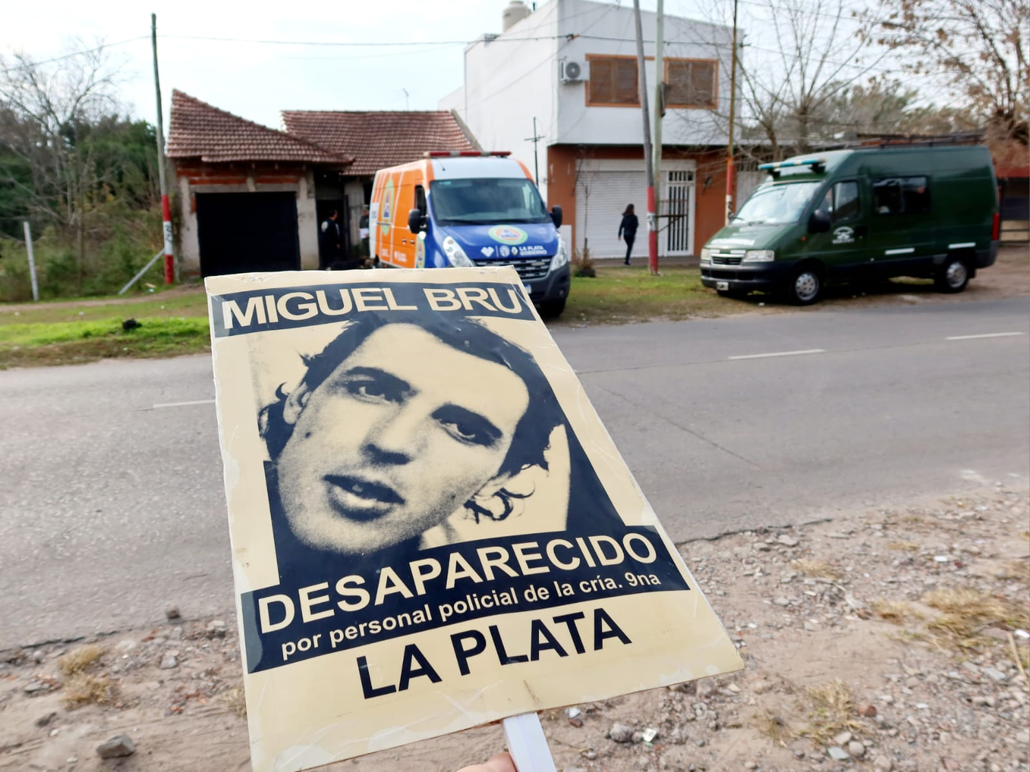 La Plata: Buscan los restos de Miguel Bru en la casa de un ex policía condenado