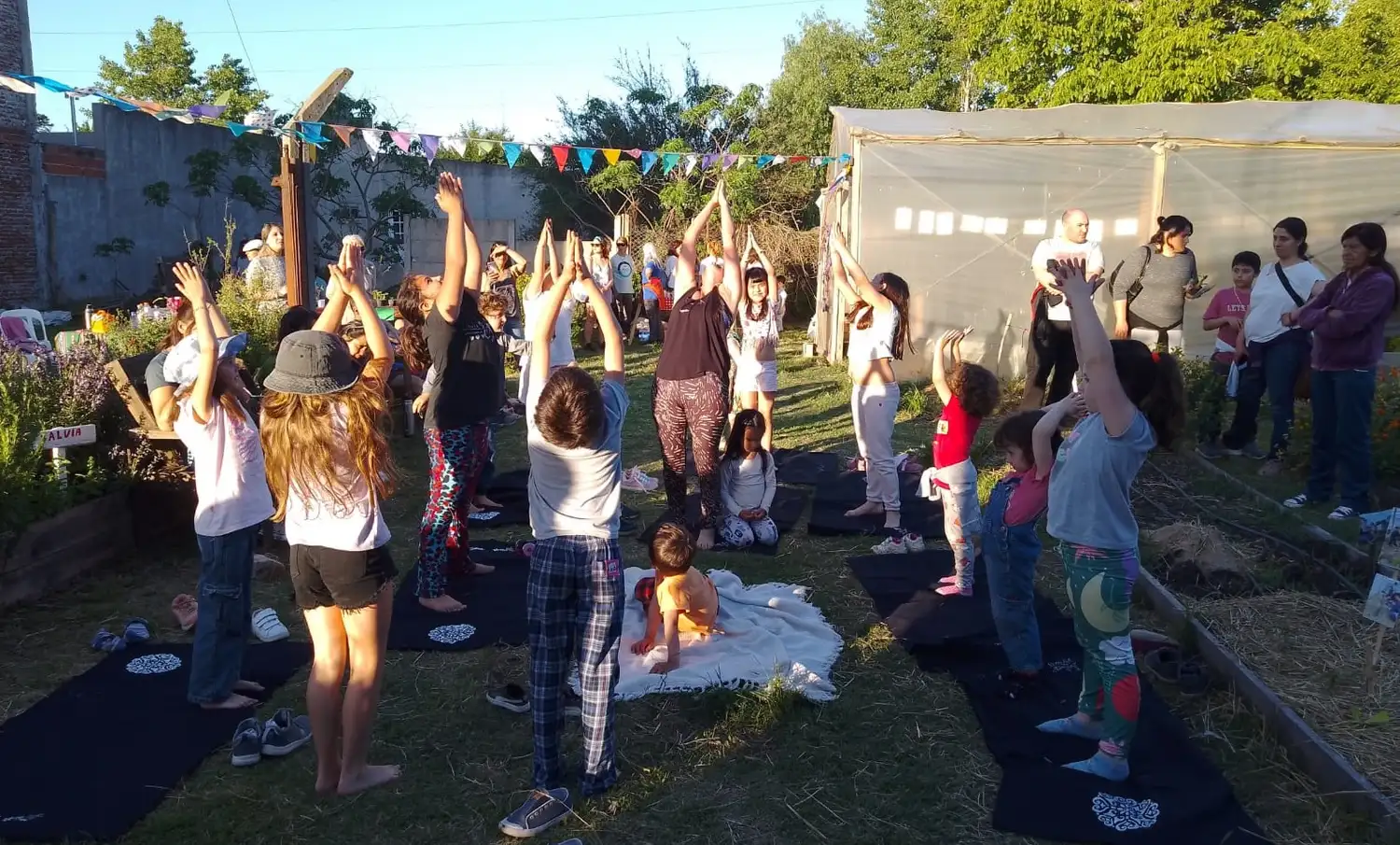 En Villa Aguirre se realizó el "Festival de yuyos y flores".