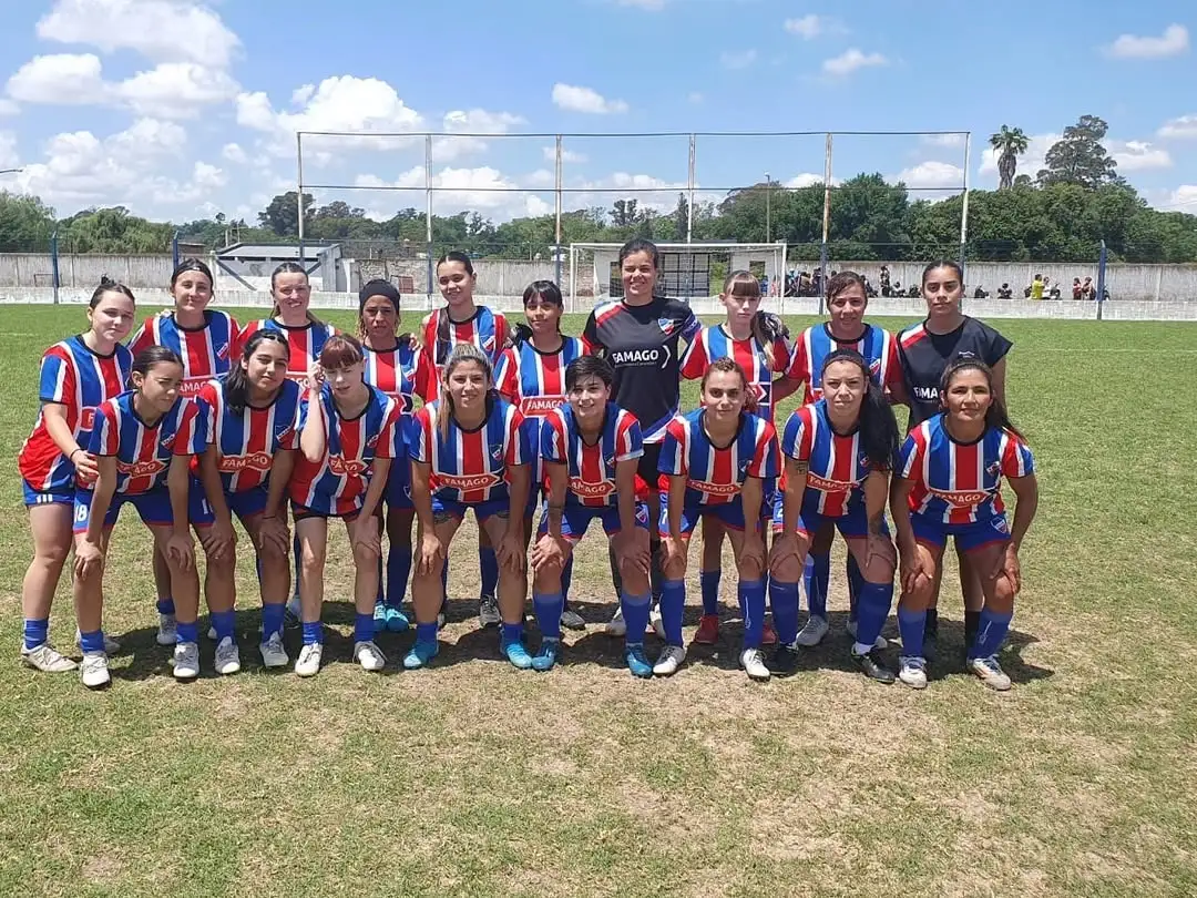Las Tricolores golearon 4 a 0 y siguen buscando quedar dentro de las primeros cuatro.