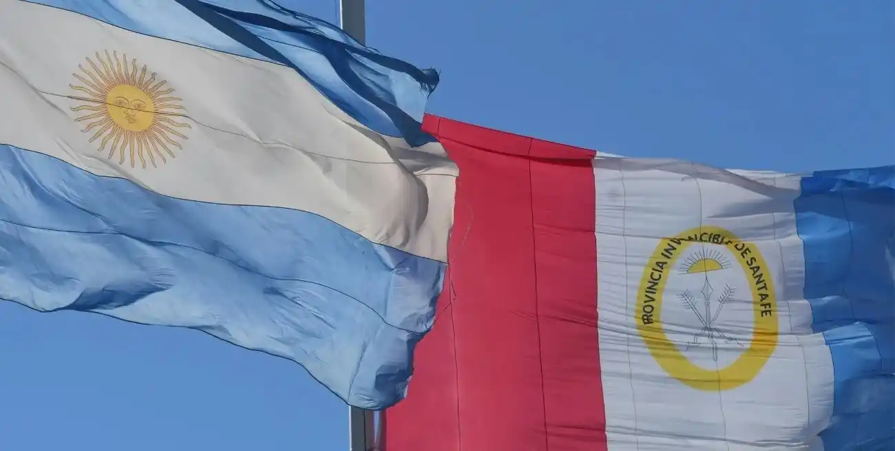 El presidente busca votos bajando precios y pide reducir impuestos. Los gobernadores presionan por recursos federales para encarar la obra pública que supone beneplácito social y sufragios. Crédito: Mauricio Garín.