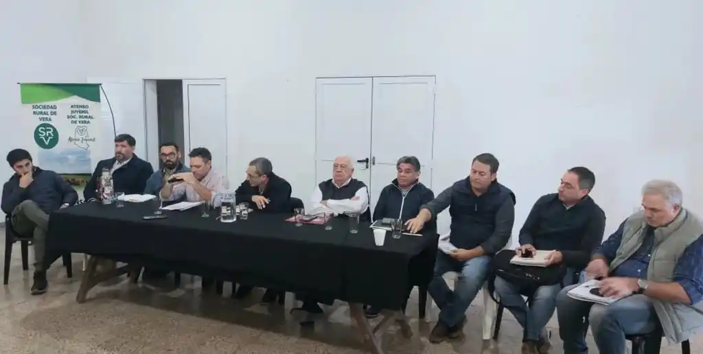La Rural de Vera encabezó un debate clave por la emergencia hídrica en el norte santafesino