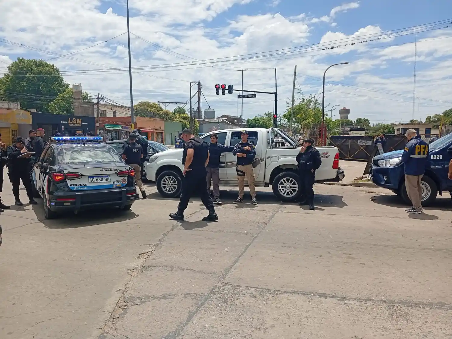 Detuvieron en la zona sur a una pareja que era perseguido por la Policía Federal desde Roldán.