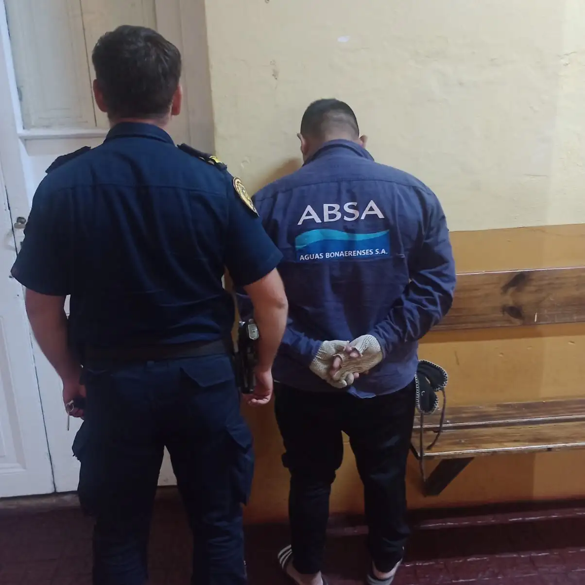 Se negó al control de alcoholemia, intentó agredir a la Policía y terminó detenido
