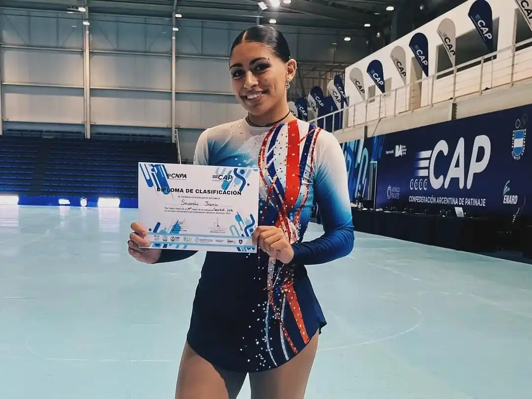 Jazmín Salomón tuvo una destacada actuación en la Copa Apertura de Patinaje Artístico.
