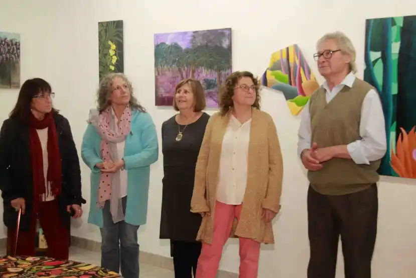 Cuatro artistas exponen en la muestra “Pensar en primavera”