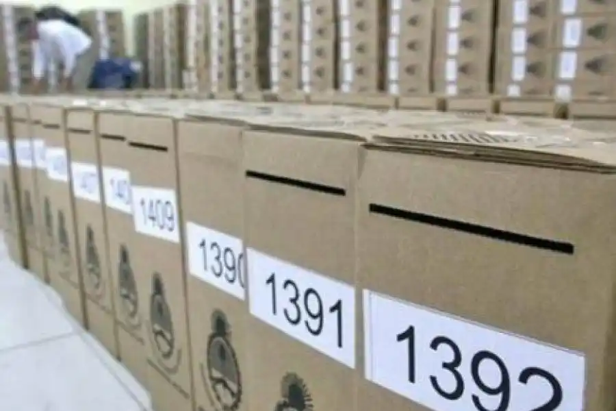 PASO: comenzaron a llegar las urnas