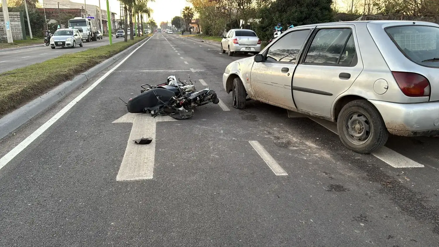 Un chico de 15 años fue hospitalizado tras chocar en moto en el Bv. Pedro Jurado
