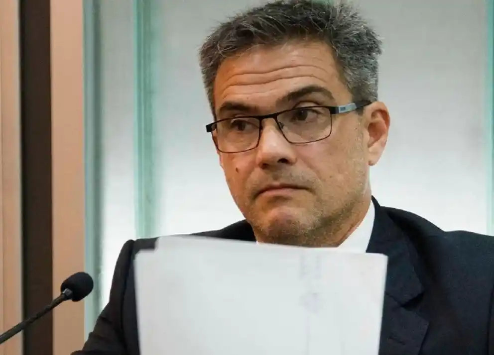 Reconoció que recibió coimas, acordó una pena y pagará una multa de 90 mil pesos