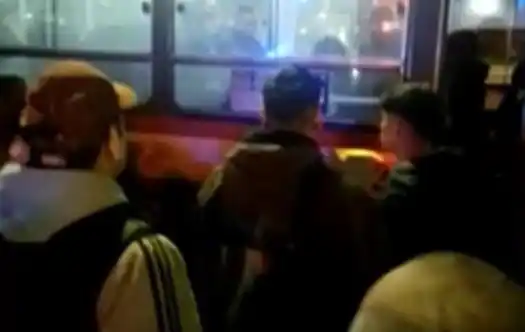 A los tiros en un colectivo: un agente penitenciario intentó matar a un joven en Isidro Casanova