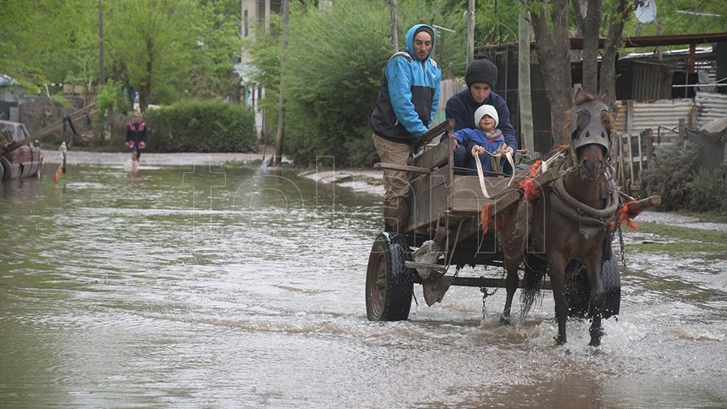 Quedan 250 personas evacuadas por las inundaciones en La Matanza