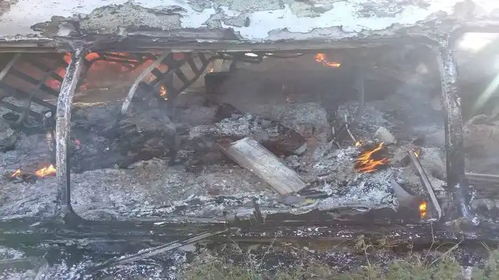 TRAGEDIA EN FALCÓN: 8 personas murieron  tras volcarse una buseta, 5 de ellas calcinadas (+Fotos)