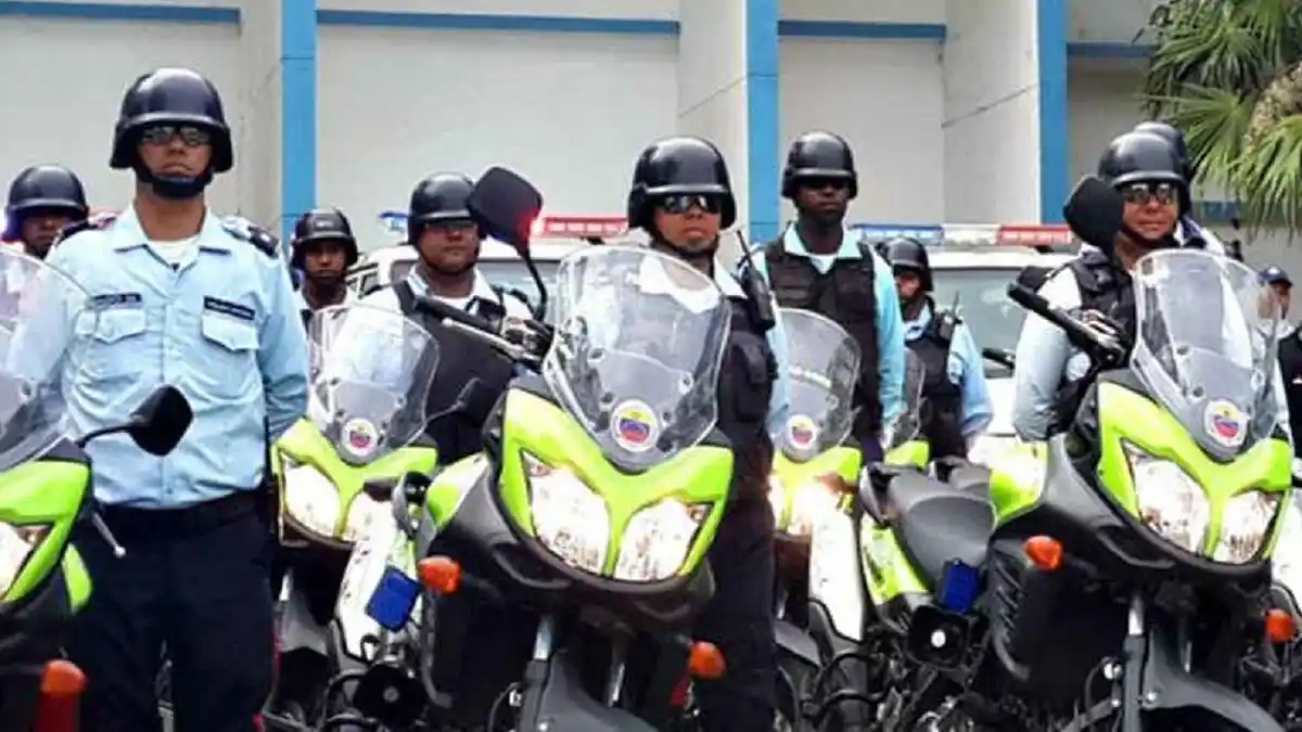 ¡Y MINUTOS DESPUÉS DIO A LUZ! Policía en Sucre salva a mujer embarazada que atentaba contra su integridad