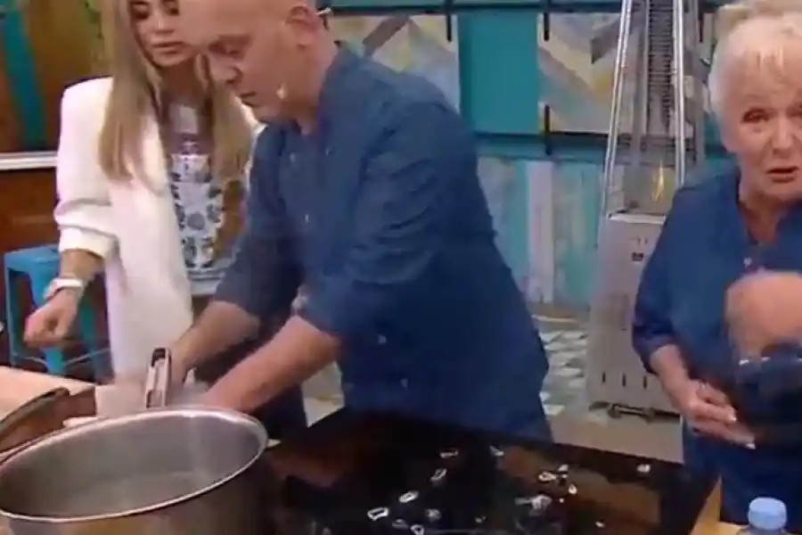 Susto en La Peña de Morfi mientras preparaban un mousse de chocolate: explotó un recipiente de vidrio