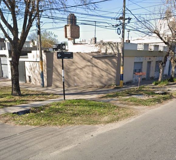 Un utilitario y un auto protagonizaron un choque en la zona sur de Rosario