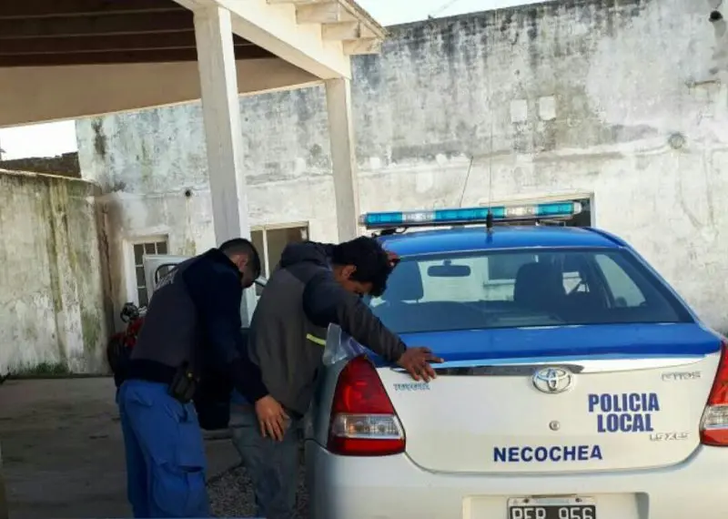 Con drogas y un pedido de captura