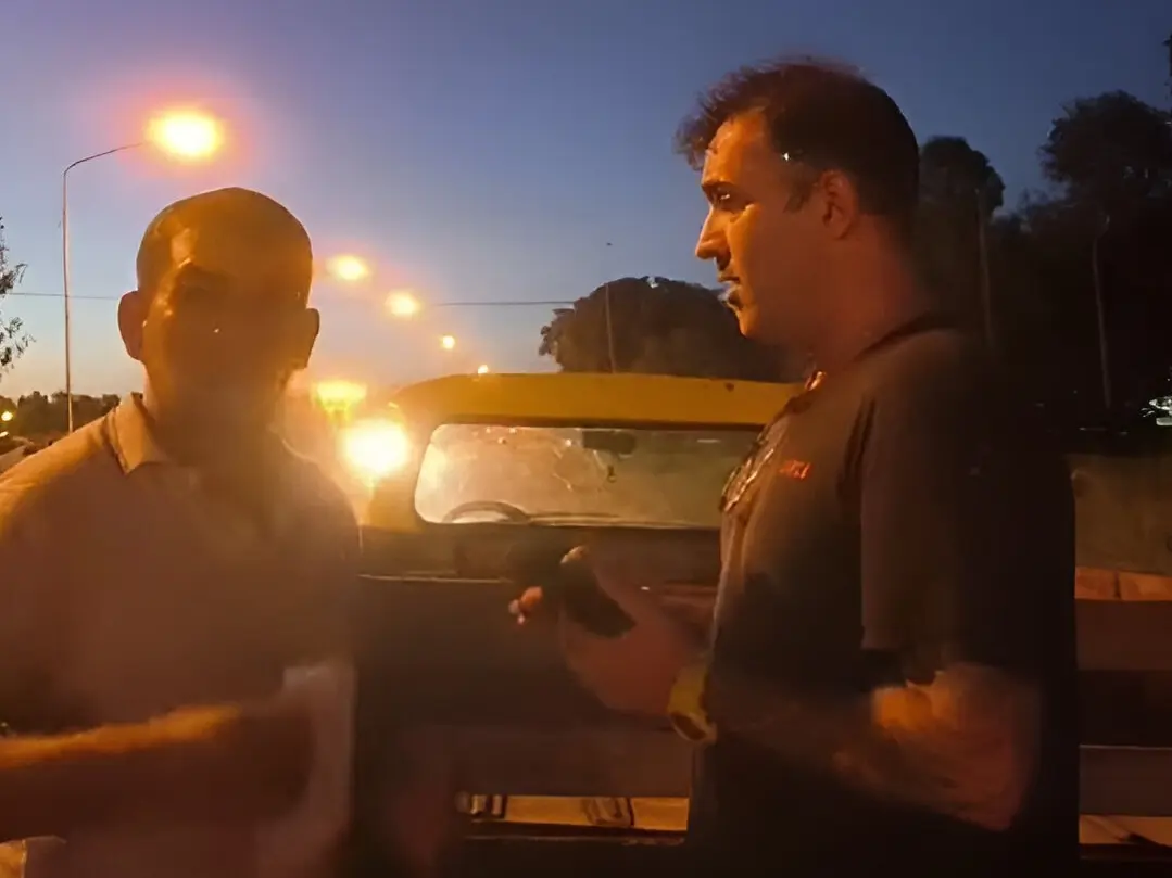 Rivas y el director de Tránsito, Armando Caballero, durante el procedimiento.