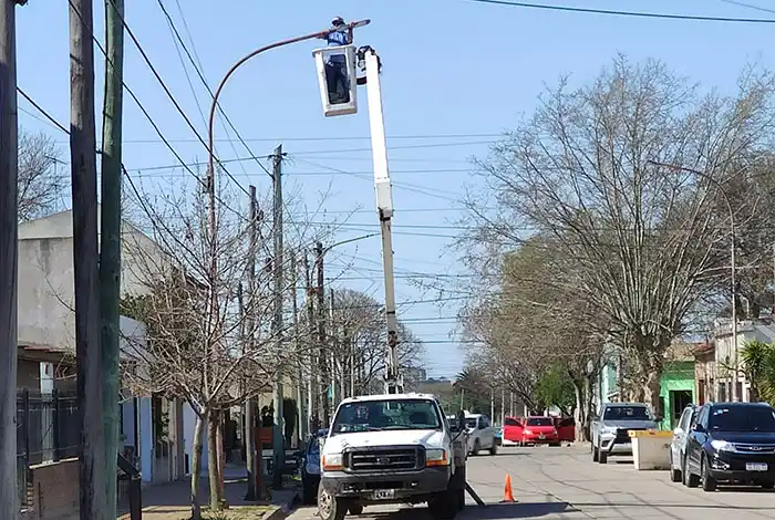 Cerca de 30 cuadras ya se han iluminado con LED