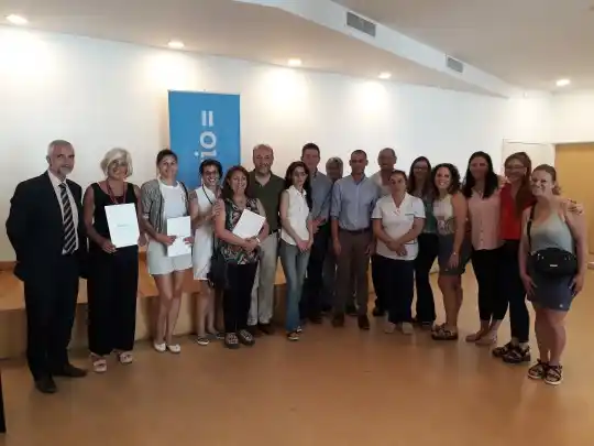 Salud municipal adquiere uniformes a emprendedoras textiles