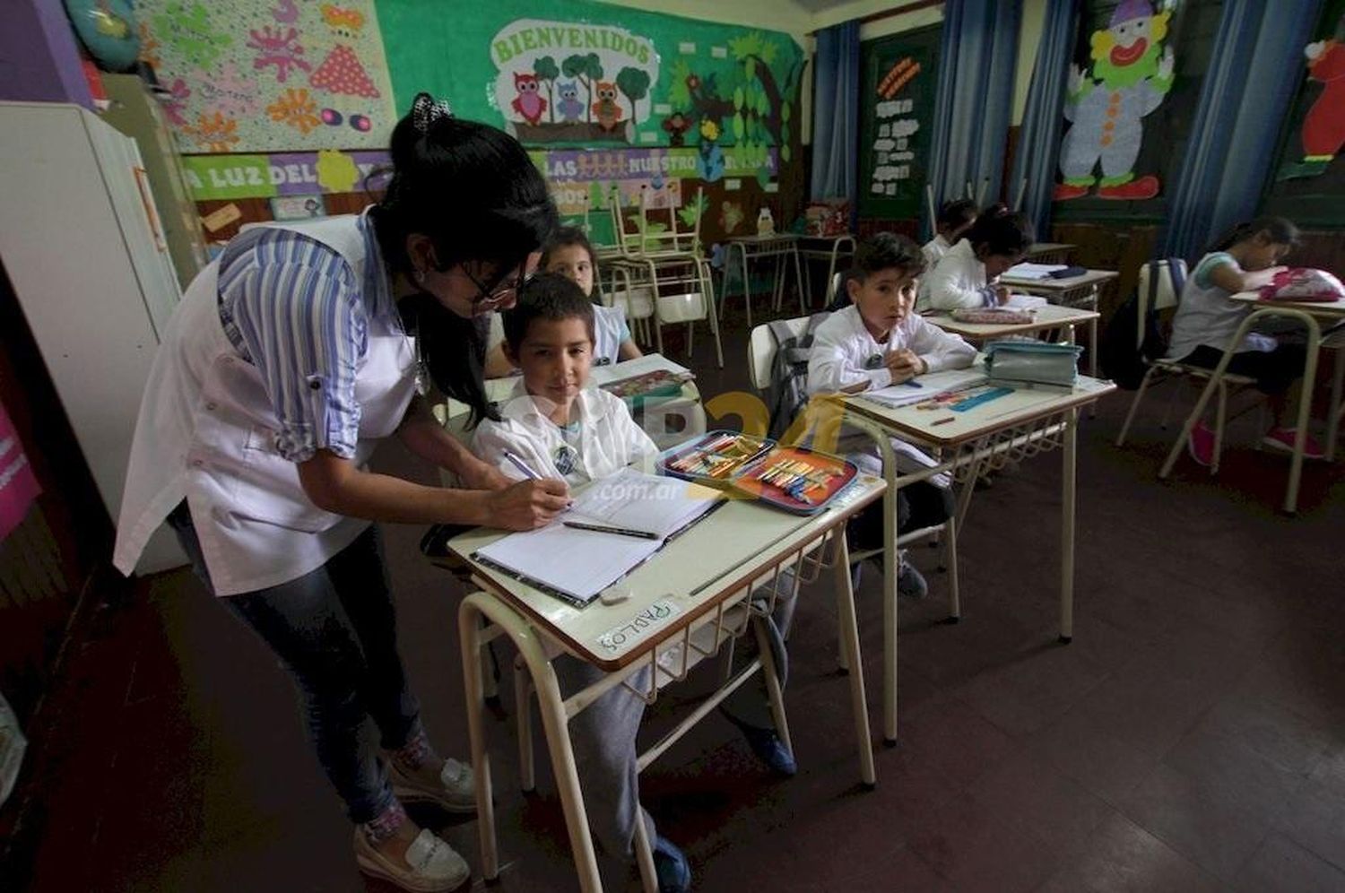 ¿Políticas acertadas o “vara baja”?: Creció en Santa Fe el total de estudiantes que pasa de año