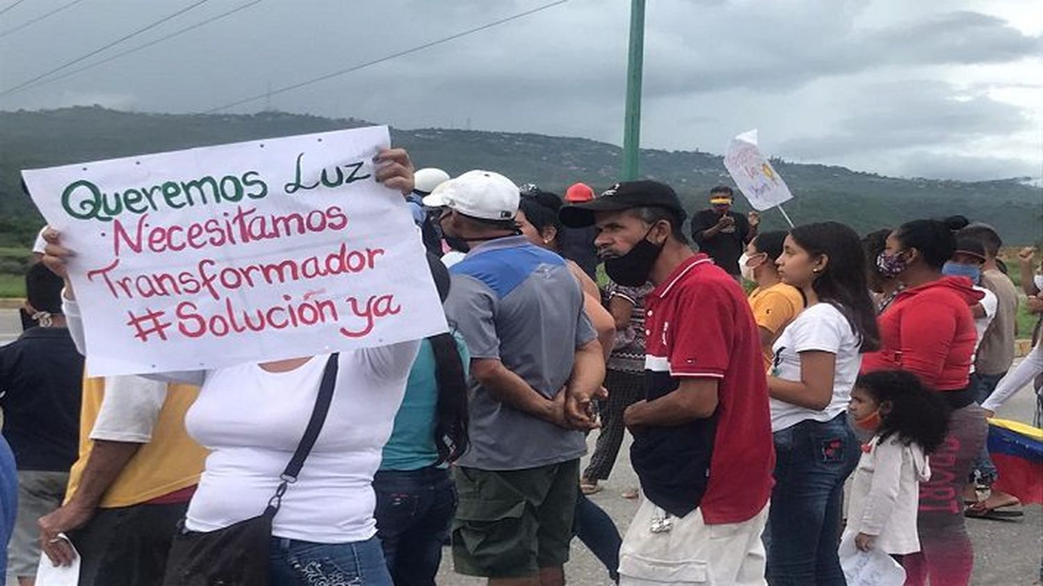 ¡SIN LUZ ! 90 familias del sector Bella Vista de Barquisimeto no cuentan con  electricidad