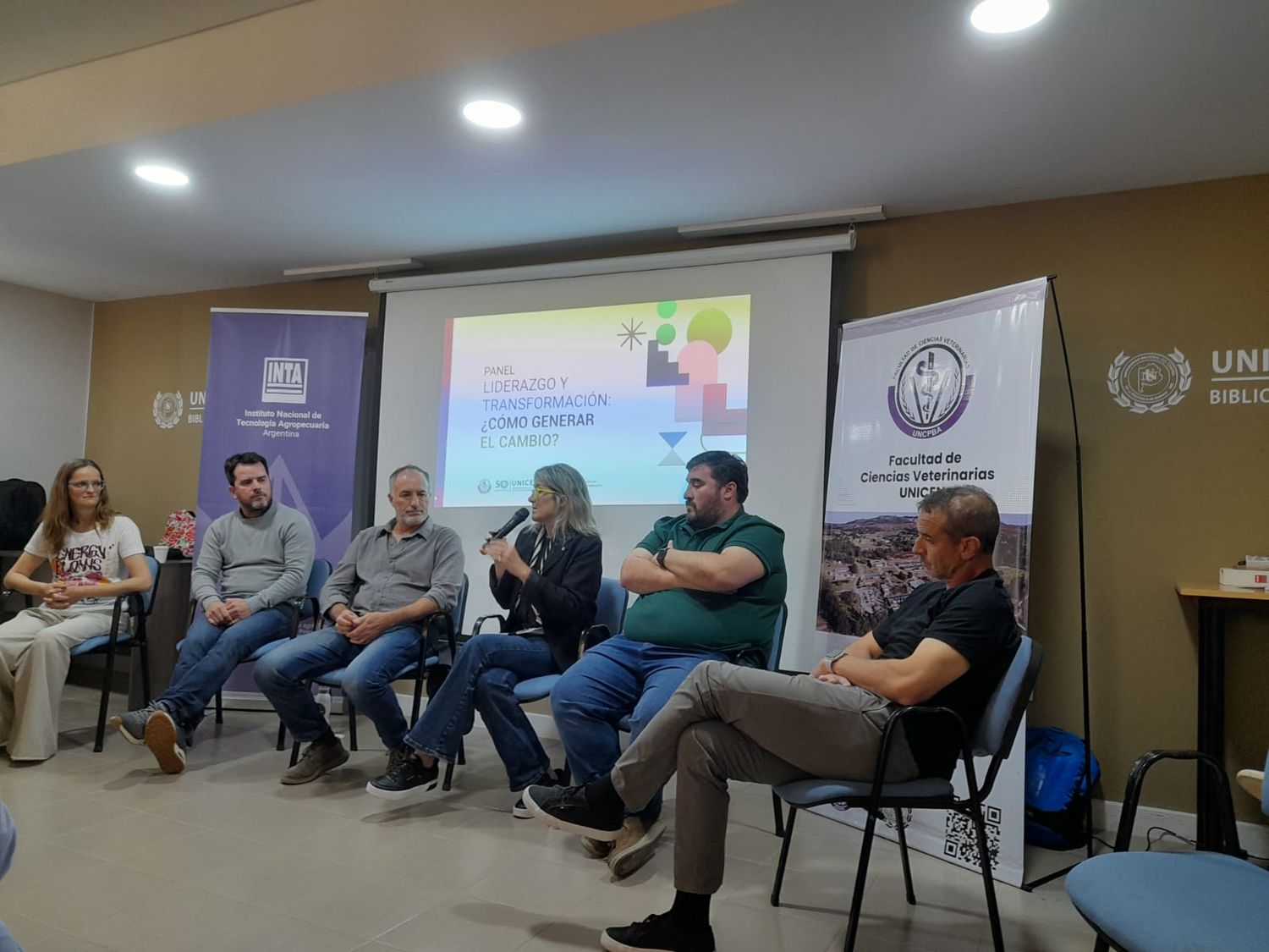 Micaela Christensen, Marcos Benedit, Mariano Grondona, Beatriz “Pilu” Giraudo, Mauricio Salvatierra y Fernando Errandosoro, en el panel “Liderazgo y transformación: ¿cómo generar el cambio?”.