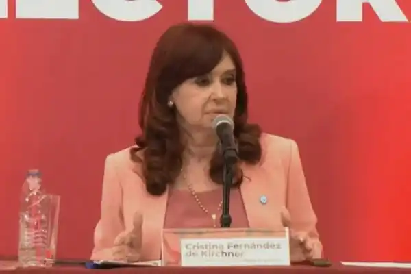 Cristina Kirchner: “Pido, por el propio legado de Hugo Chávez, que se publiquen las actas electorales en Venezuela”