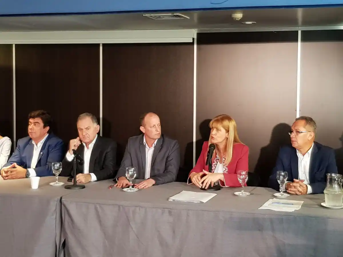 Intendentes del peronismo pidieron por el traspaso de la Policía Local a la órbita municipal