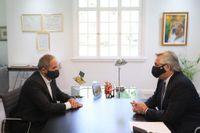 Fernández recibió a Palazzo, quien agradeció la intervención del Gobierno en la paritaria