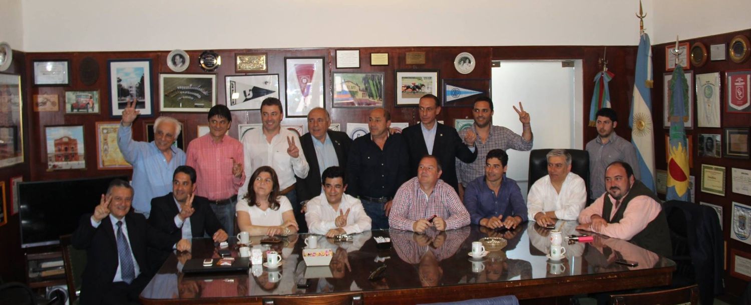 Intendentes bonaerenses organizan campaña de cara al ballotage