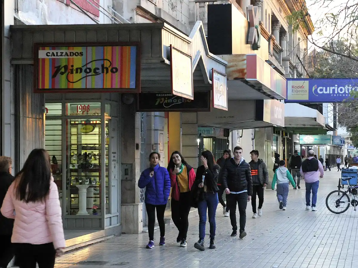 Por el Día del Niño, la mayoría de los comercios de la ciudad abrirá todo el sábado