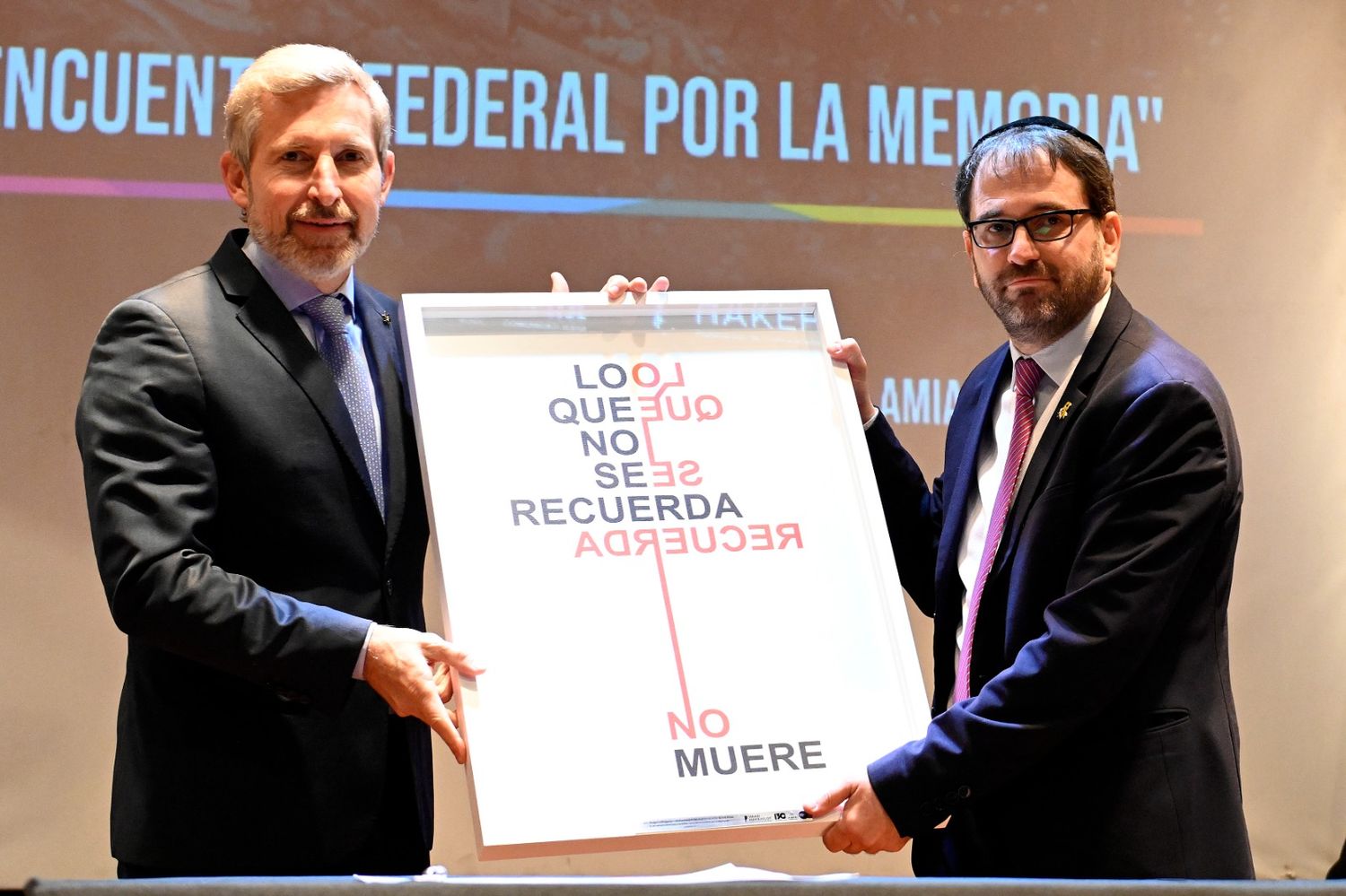 Frigerio participó del 'Encuentro Federal por la Memoria' llevado a cabo en la sede de la AMIA