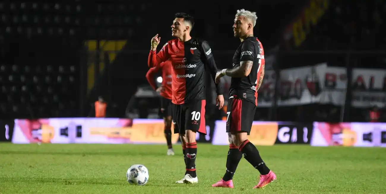 Rubén Botta y Damián Batallini, una sociedad que debe aparecer para que Colón recupere fútbol ante un equipo que también juega bien.