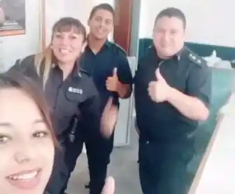 Desafectan a efectivos de la Policía Bonaerense que se filmaron bailando con el uniforme en Tik Tok