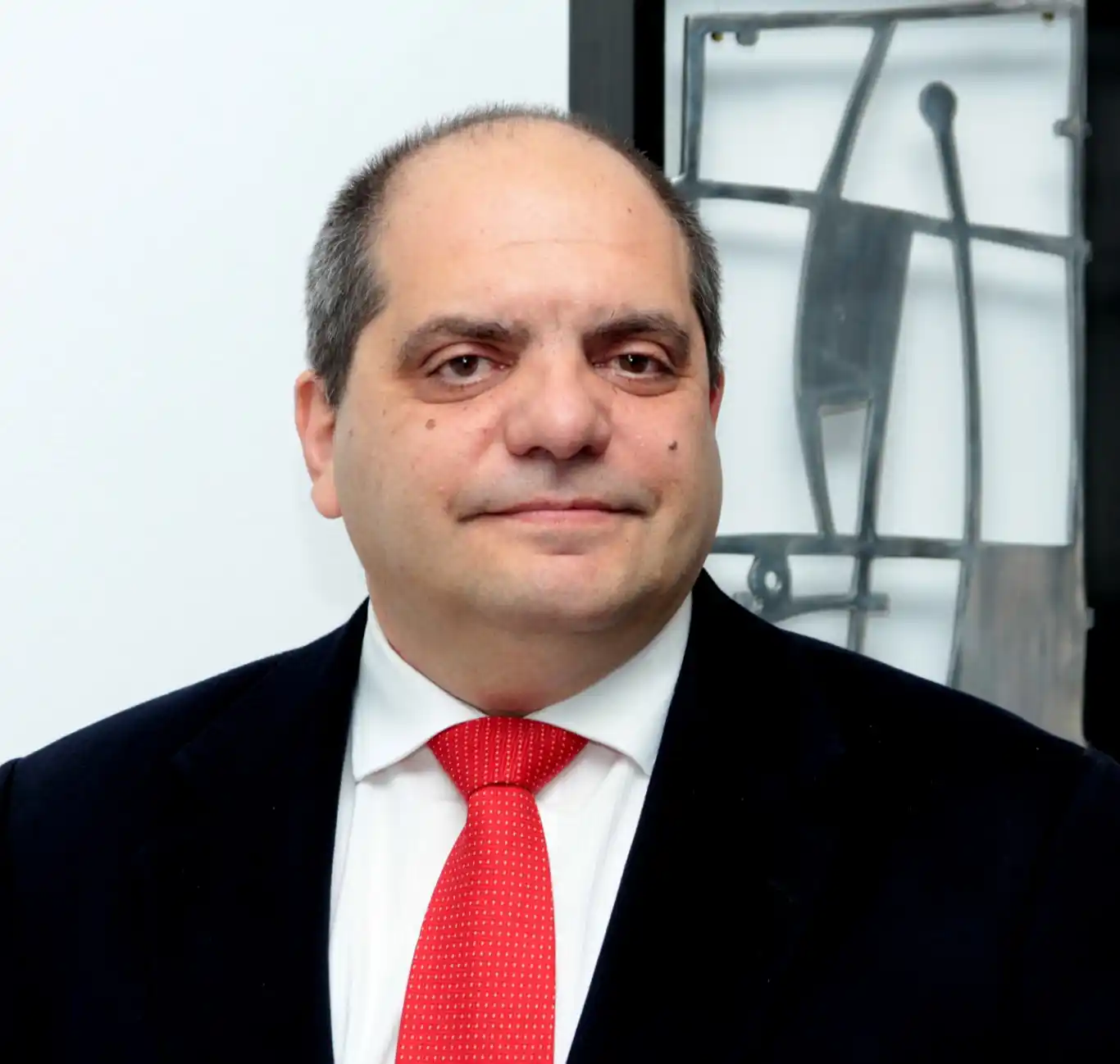 “Toda persona que disponga de pesos debe cambiarlos por mercadería”