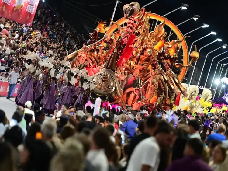 ¿Cuándo dejará de llover en Gualeguaychú y cómo estará el clima para la octava noche del Carnaval del País?
