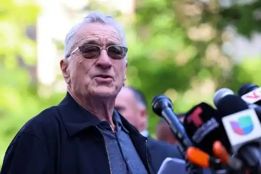 Robert De Niro arremetió contra Trump: le dijo «PAYASO» y llamó  votar a Biden (+Video)