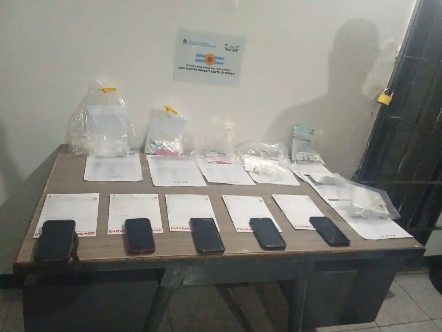 Secuestraron drogas sintéticas, dólares y una camioneta. - 1