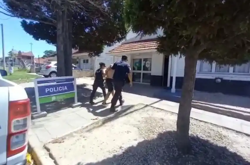 Golpeó a un hombre para robarle el celular y fue atrapado