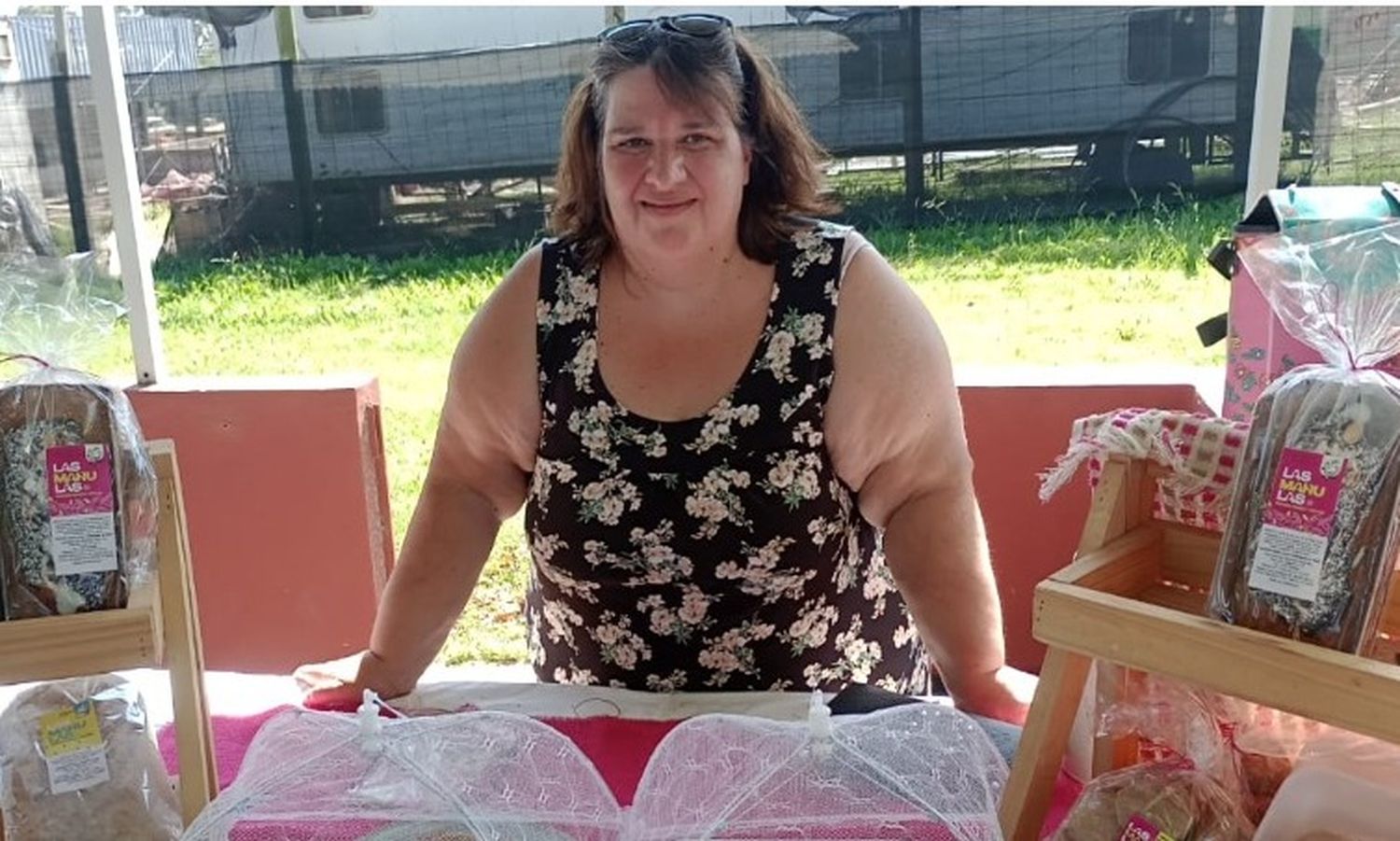 Rosa, en una feria con su stand de Las Marulas.