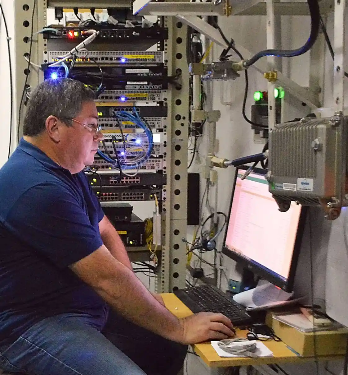 Por Juan Humberto Paz..., ¡a seguir !