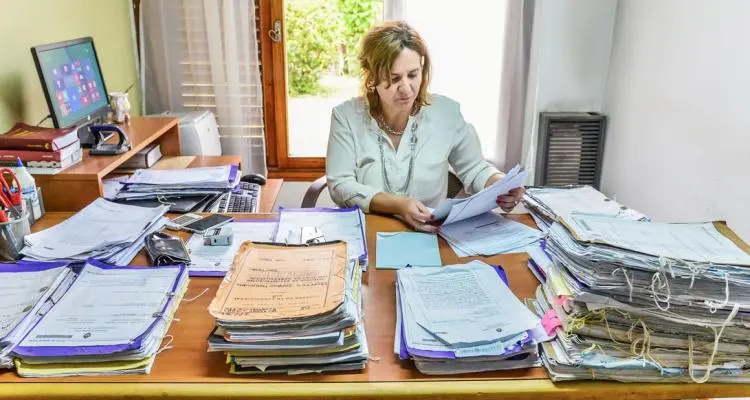 Declaran las hijas del docente acusado de abuso y la Justicia se expide sobre la excarcelación de los detenidos