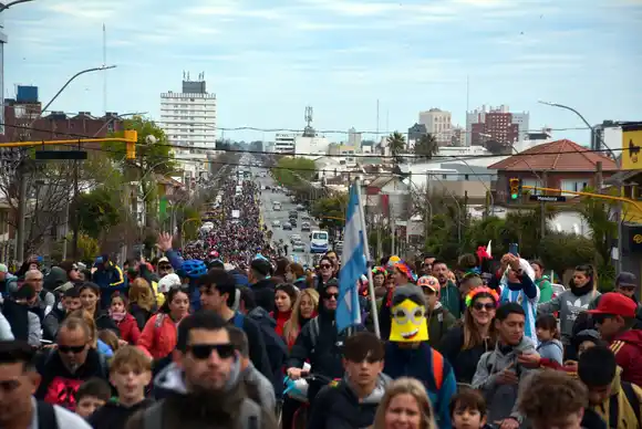 Tras ser suspendida, reabrió la inscripción para la Caravana de la Primavera