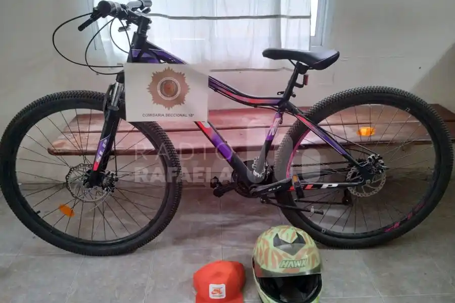 De casualidad, pasó frente a un bicicletero y se encontró con su bici que le habían robado